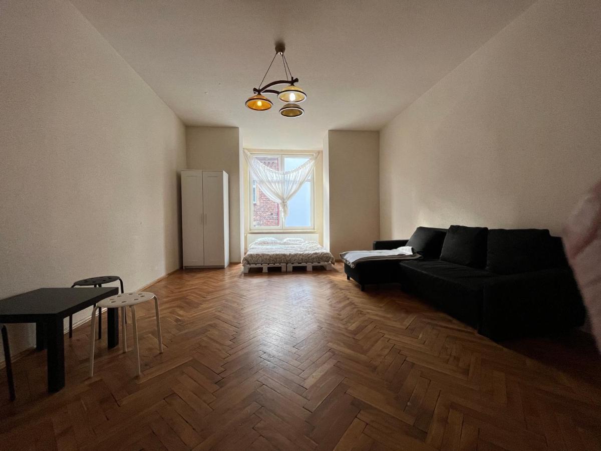 Spacious Apartment Краков Экстерьер фото